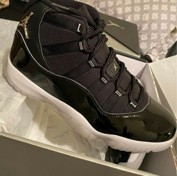 Jordan 11 - Picture 6 of 7